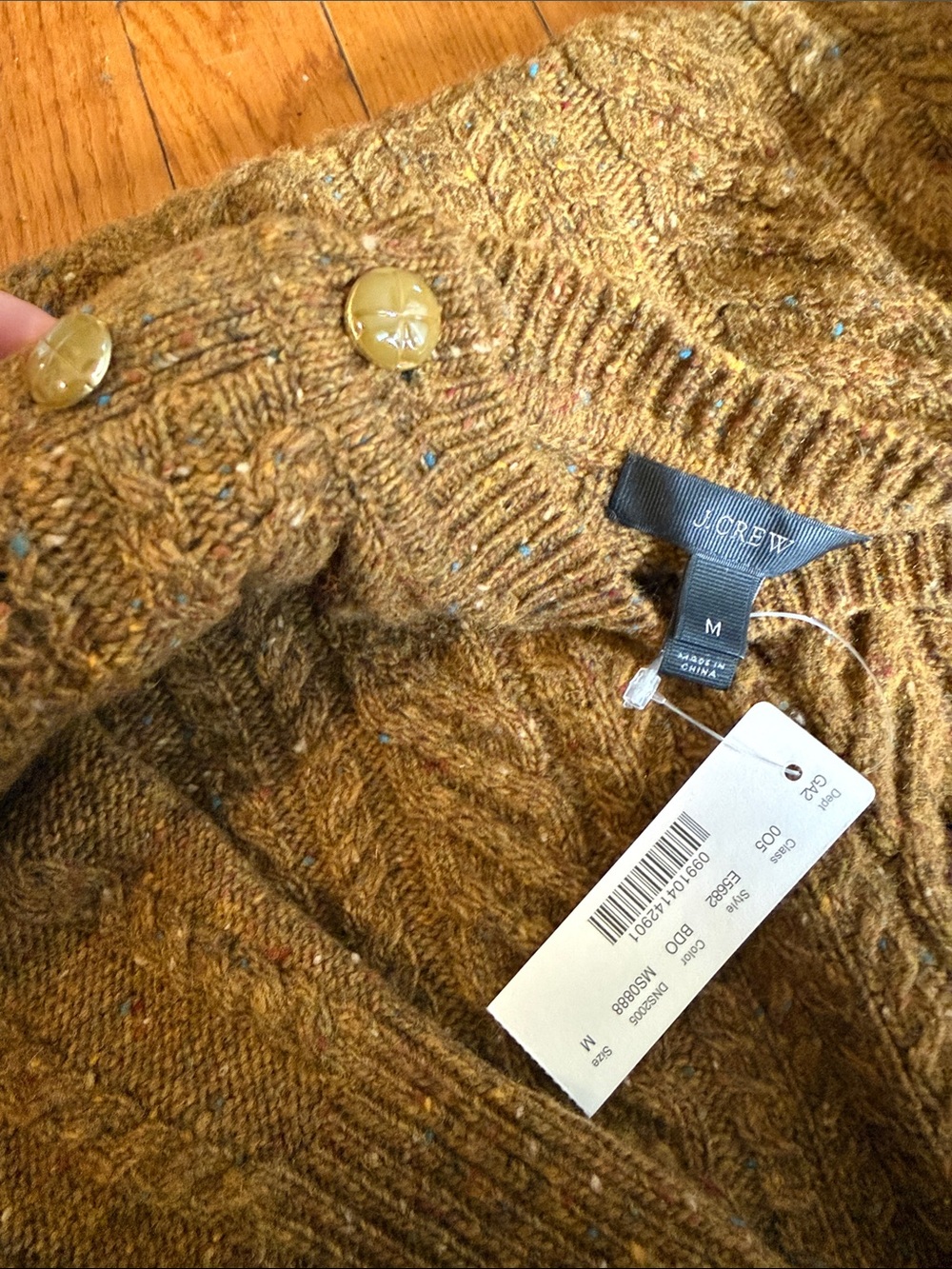 NWT j. Crew Cable-Knit Crewneck speckled sweater in Olive Brown Shoulder Button - Picture 3 of 6